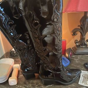 Brand new UNWORN Forever 21 Patent leather cowgirl boots. Size 8.5.